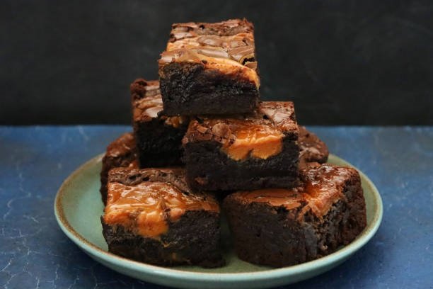 Μπράουνις με κακάο και καραμέλα