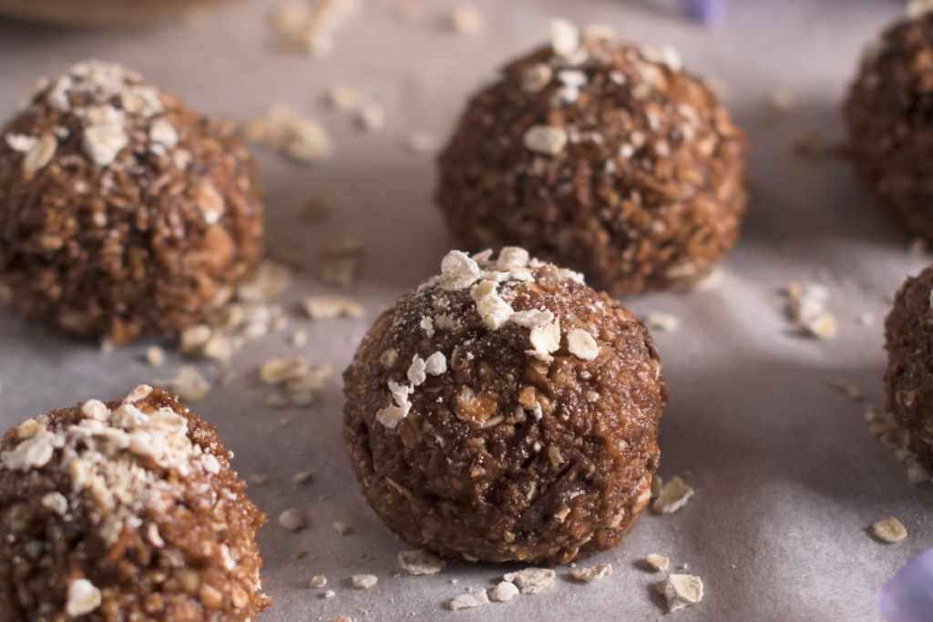 Τρουφάκια με βρώμη και κακάο