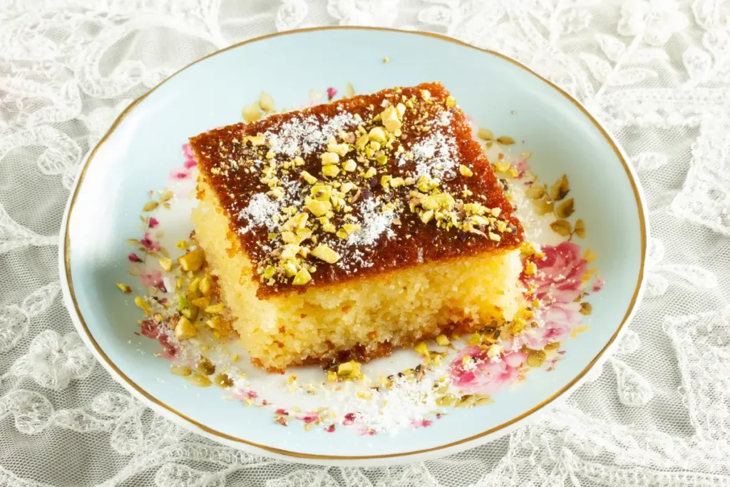 Γιαουρτόπιτα σιροπιαστή με πορτοκάλι